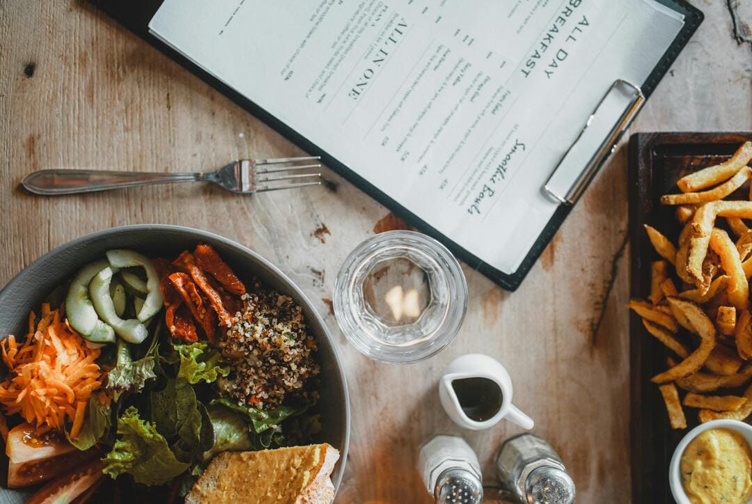 Cómo crear un menú atractivo y rentable para tu restaurante